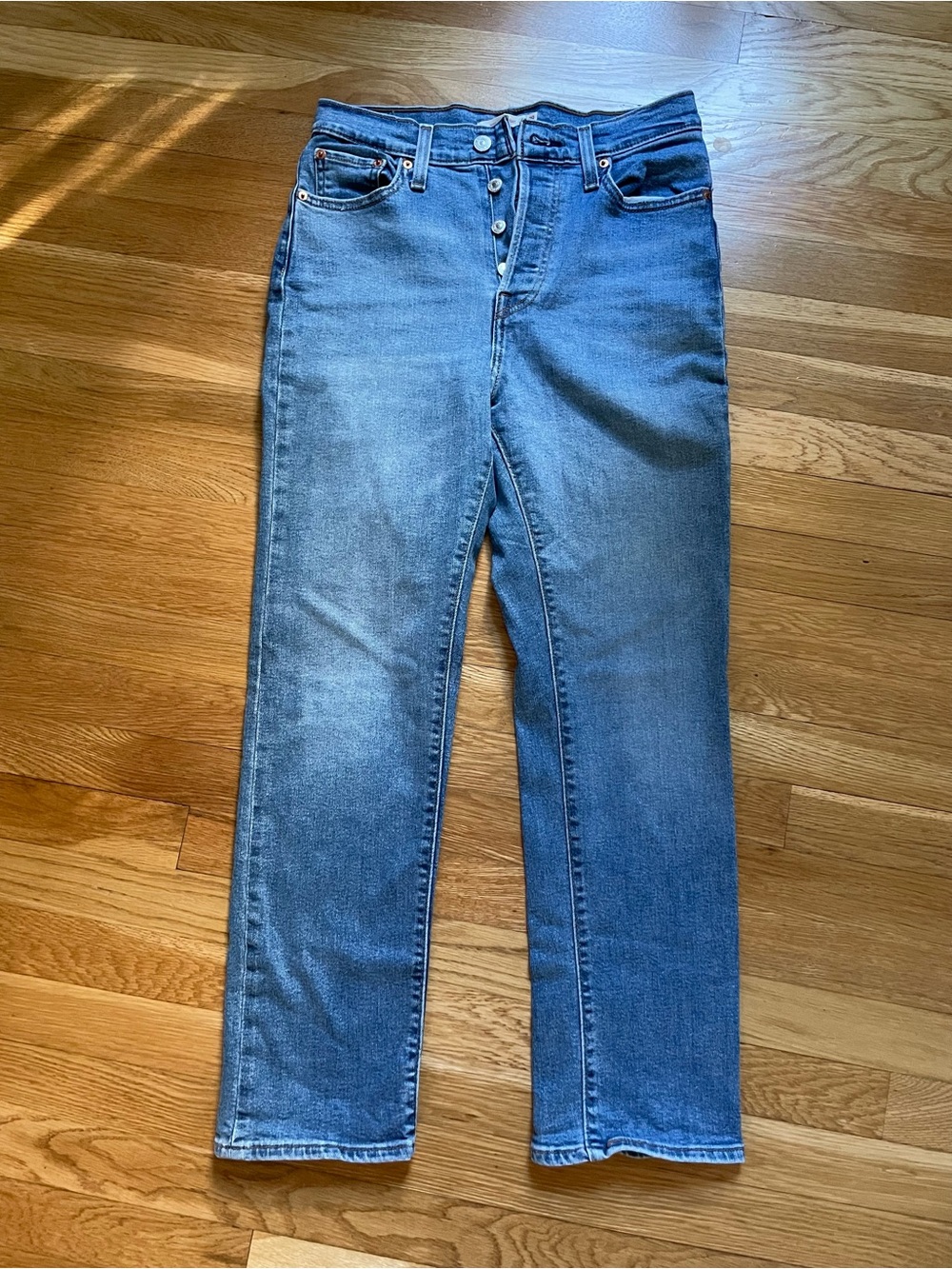 Levi's Straight-Leg Women’s Jeans in Medium Blue Wash